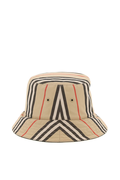 Shop Burberry Reversibile Bucket Hat In Beige,black,red