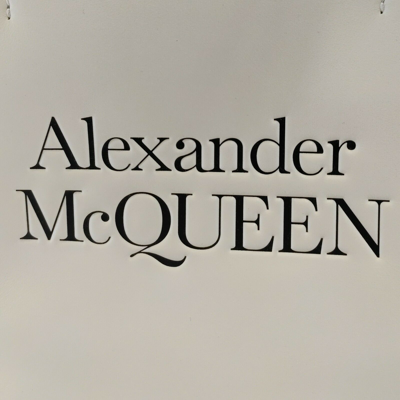 Alexander Mcqueen Ivory Leather Signature Logo Shopper Tote 653656 9050 In Ivory