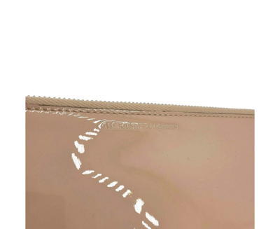 Alexander Mcqueen Women's Beige Charm Patent Leather Skull Large Pouch In Beige
