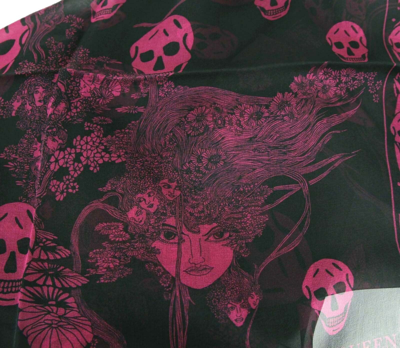 Alexander Mcqueen Women's Black / Light Purple Multiskull Print Silk Scarf 528571 1071 In Black / Light Purple