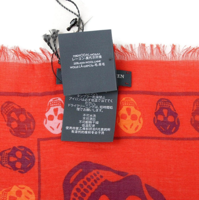 Alexander Mcqueen Women's Red Modal / Wool Multiskull Box Print Shawl Scarf 496827 6470 In Red