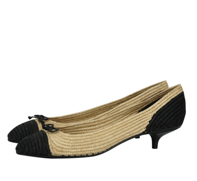 Shop Bottega Veneta Women's Bow Beige Black Straw Heel Pump 337827 1050