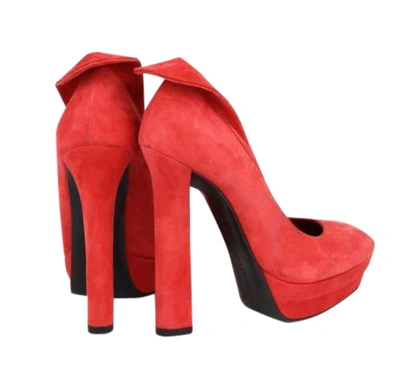 Bottega Veneta Womens Suede Platform Heel Pump 333003 In Red