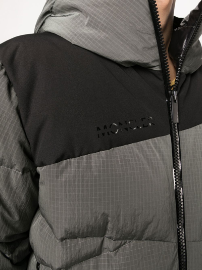 Moncler Gray Tacana Short Down Jacket In Grau