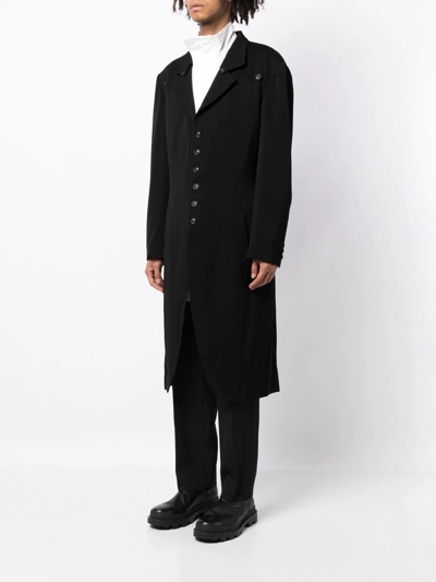 Shop Yohji Yamamoto Button-down Lapel Coat In Schwarz