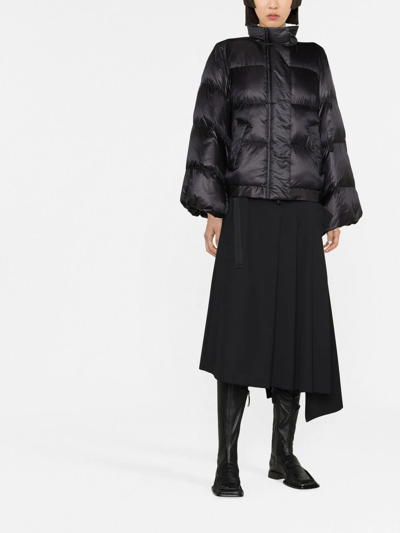 Sacai Wide-sleeve Puffer Jacket In Schwarz