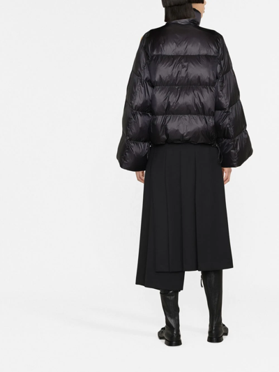 Sacai Wide-sleeve Puffer Jacket In Schwarz