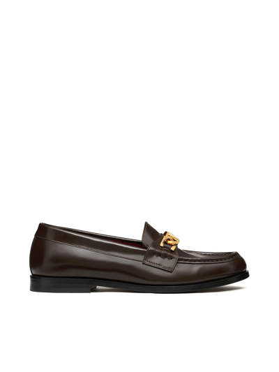 Shop Valentino Loafer Chainlord T. 20 Brass Logo Chain In Bitter Chocolate