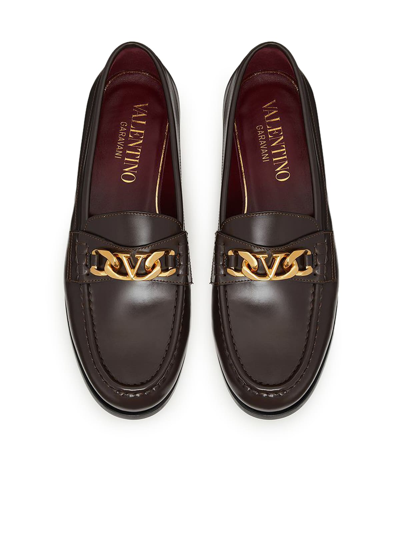 Shop Valentino Loafer Chainlord T. 20 Brass Logo Chain In Bitter Chocolate