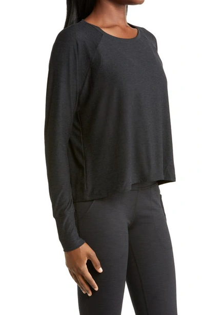 Beyond Yoga Featherweight Daydreamer Pullover Tee In Darkest Night