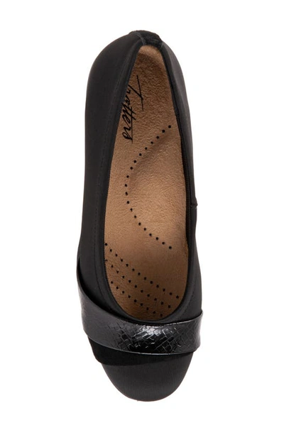 Trotters Danni Leather & Suede Flat In Black Micro