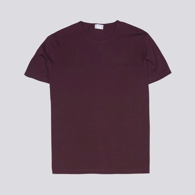 Shop Asket The T-shirt Burgundy