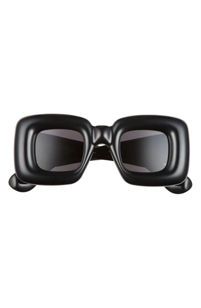 Shop Loewe Injected 41mm Square Sunglasses In Shiny Black / Smoke