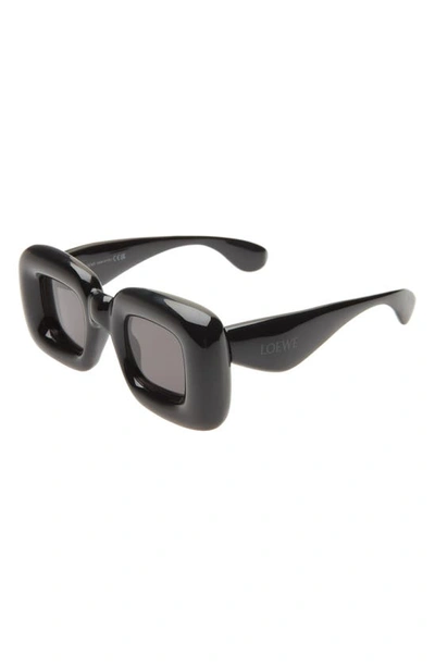 Shop Loewe Injected 41mm Square Sunglasses In Shiny Black / Smoke