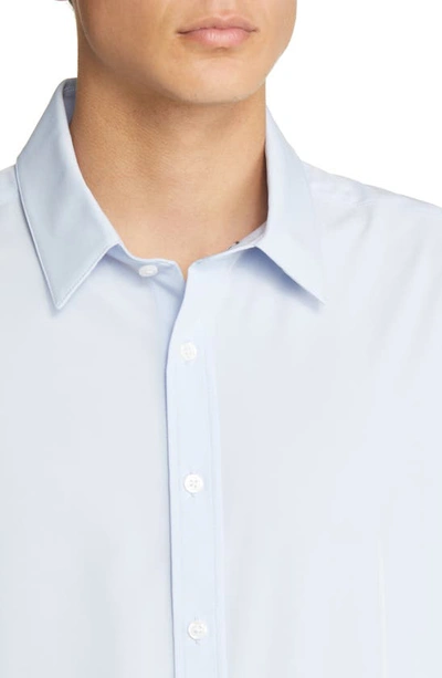 Mizzen + Main Leeward Trim Fit Solid Performance Button-up Shirt In Light Blue Solid