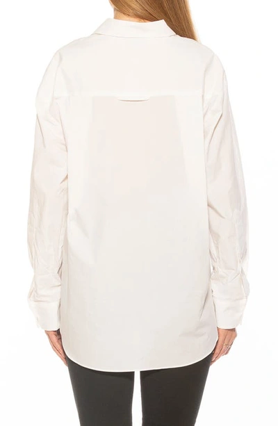 Shop Alexia Admor Amber Classic Boyfriend Fit Button-up Shirt In Ivory