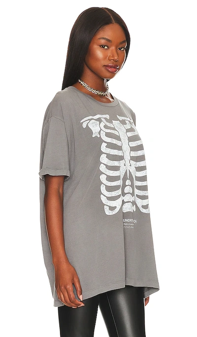 The Laundry Room Spooky Oversized Tee In Gravity Grey