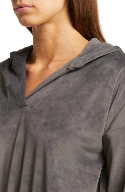 Barefoot Dreams Drop-shoulder Drawstring Hoodie In Carbon