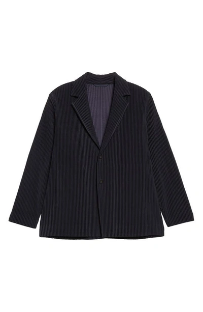 Shop Issey Miyake Pleated Single Breasted Blazer In Navy