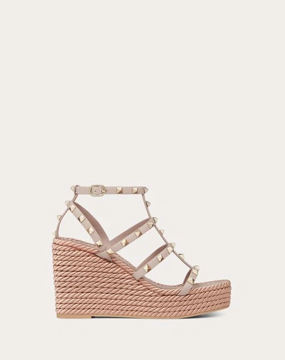Valentino Studded Leather Wedge Sandals With Rafia Platform In Poudre