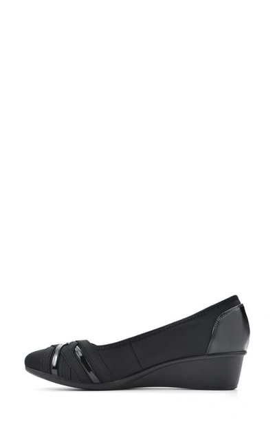 Cliffs By White Mountain Bowie Wedge Pump In Black/ Nylon
