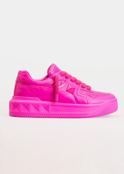 Shop Valentino Roman Stud Solo Low-top Sneakers In Uwt Pink Pp