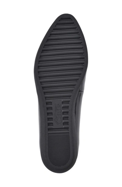 Cliffs By White Mountain Maria Pointed Toe Loafer In Black/ Patent