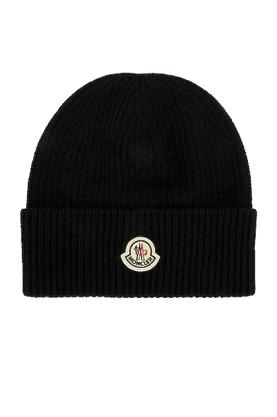 Moncler Ribbed Beanie With Folded Cuff And Embroidered Logo In Black