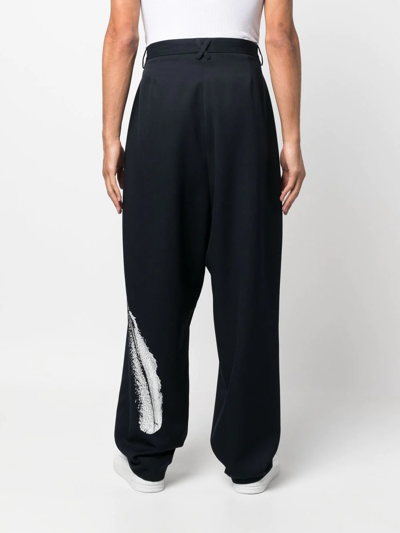 Shop Marcelo Burlon County Of Milan Feather Print Wide-leg Tailored Trousers In Blau