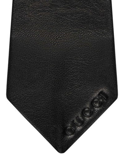 Shop Gucci Logo-debossed Leather Tie In Schwarz