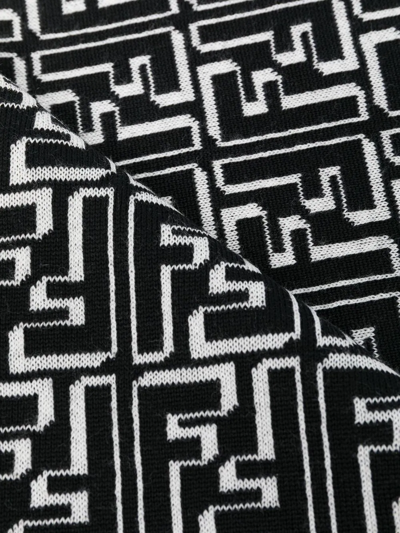 Shop Fendi Logo-print Virgin-wool Scarf In Schwarz