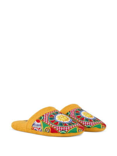 Shop Dolce & Gabbana Abstract-print Terry Slippers In Gelb