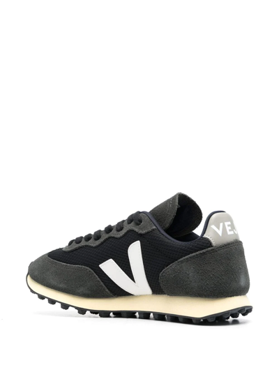 Shop Veja Rio Low-top Sneakers In Schwarz