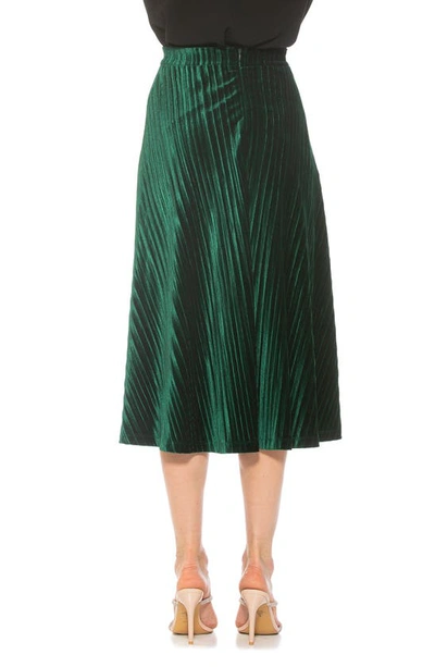 Shop Alexia Admor Alania Pleated Velvet Midi Skirt In Emerald