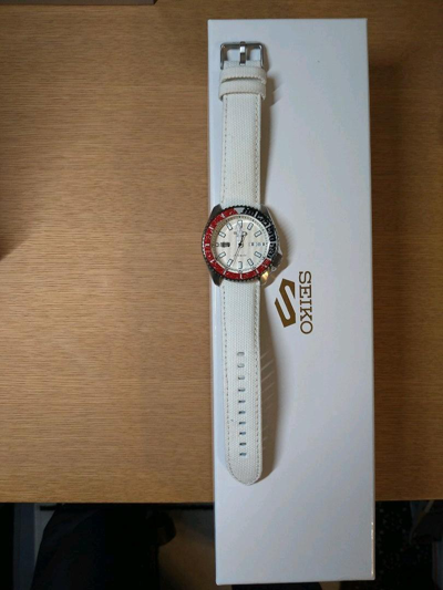 Pre-owned Seiko 5 Sports Street Fighter V Ryu Sbsa079 Limited Model Watch Japan In White