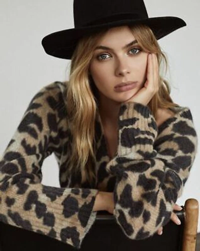 Pre-owned 360cashmere 360 Cashmere Geraldine Leopard Print V-neck Sweater Size Xs, S, M $460 In White Smoke/leopard