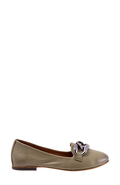 Bueno Chain Flat In Sage