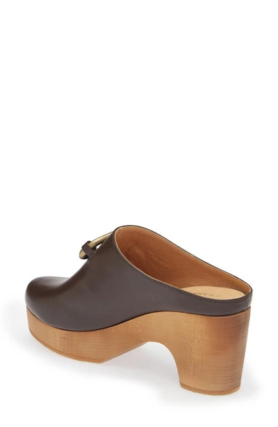 Shop Frame Le Ione Clog In Tobacco