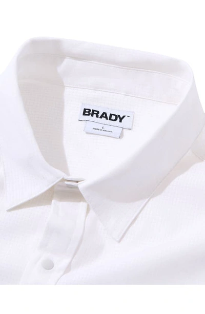 Shop Brady Breathe Easy Short Sleeve Snap-up Shirt In Glacier
