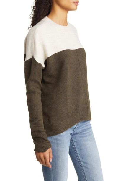 Vince Camuto Extend Shoulder Colorblock Sweater In Deep Olive