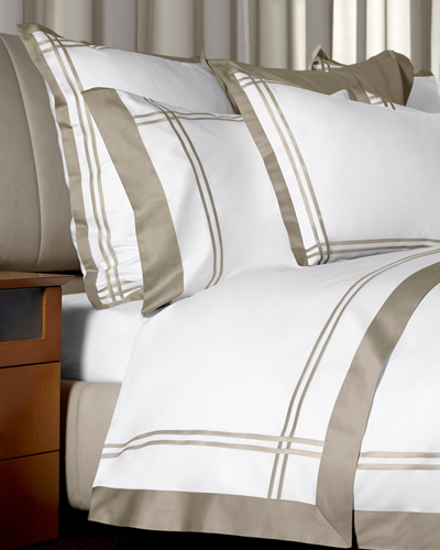 Shop Signoria Firenze Sinfonia 400 Thread Count King Flat Sheet In White/khaki