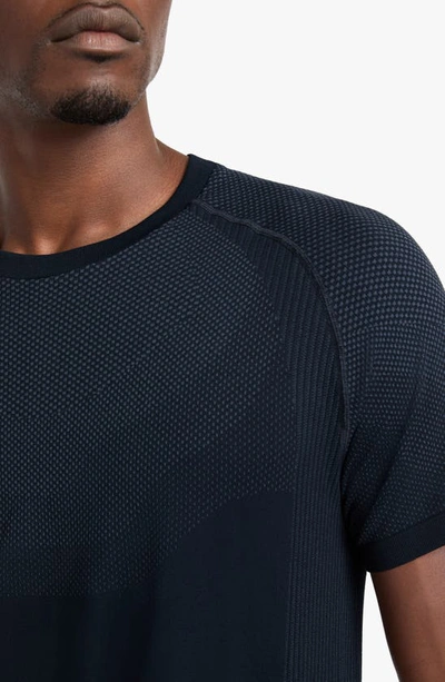 Brady Performaknit Seamless Short Sleeve Training T-shirt In Stone