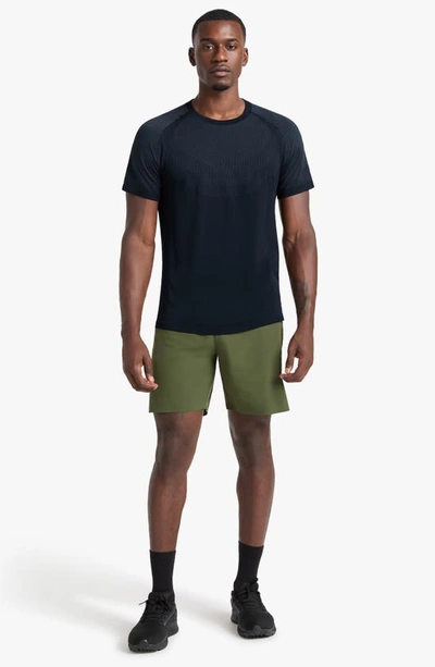 Brady Performaknit Seamless Short Sleeve Training T-shirt In Stone