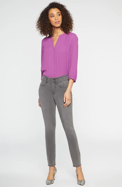 Nydj Ami Hollywood Skinny Jeans In Smokey Mountain