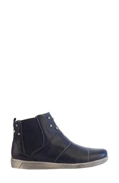 Shop Cloud Afra Wool Lined Boot In Black Velvet