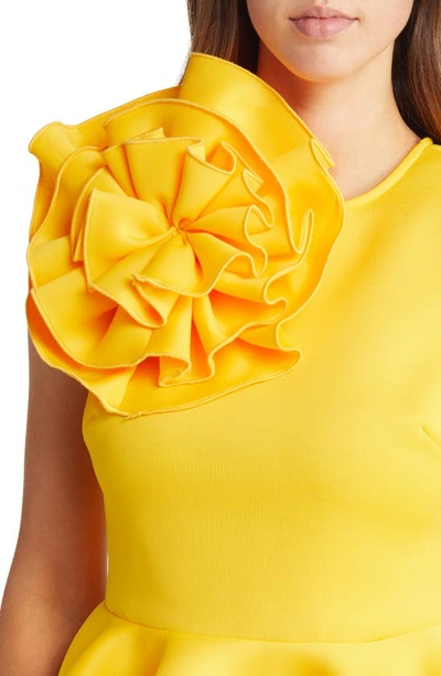 Nikki Lund Coco Sleeveless Peplum Top In Yellow
