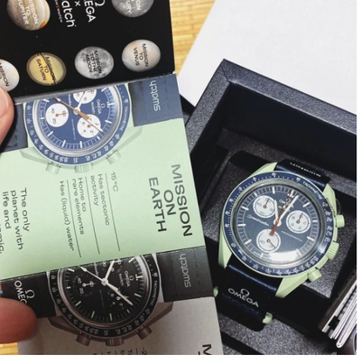 Pre-owned Swatch X Omega Bioceramic Moon Mission To The Earth So33g100 / Authentic