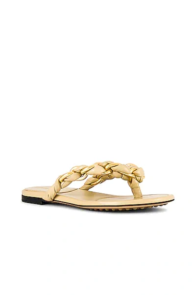 Bottega Veneta Dot Lagoon Chain Flat Sandals In Cane Sugar