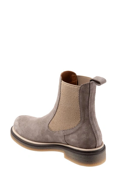 Bueno Wanda Chelsea Boot In Taupe Suede
