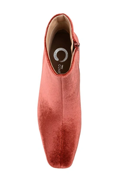 Journee Collection Hazara Block Heel Bootie In Rust